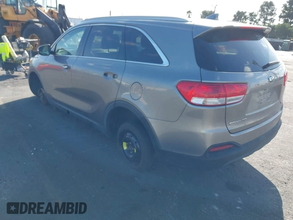 2018 Kia Sorento LX with VIN 5XYPG4A38JG338364, listed as a IAAI auction lot 41555370 with 73,883 mi miles. Bid and sale history available at carsss.com. Image 3.