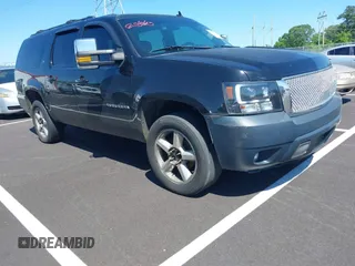 2014 Chevrolet Suburban LT z VIN 1GNSCJE02ER116017, wystawiony jako IAAI lot #42308074 z przebiegiem 228 365 mil mil oraz . Historia ofert i sprzedaży dostępna na DreamBid. Obrazek 1.