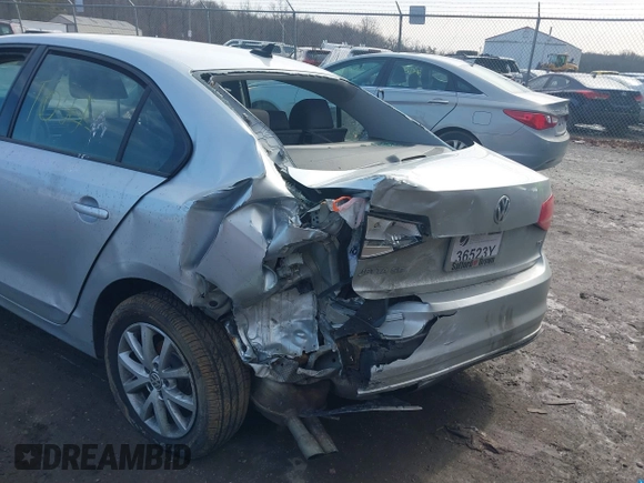 2015 Volkswagen Jetta Sedan 1.8T SE with VIN 3VWD17AJ3FM342172, listed as a IAAI auction lot 41527501 with 108,173 mi miles. Bid and sale history available at carsss.com. Image 6.