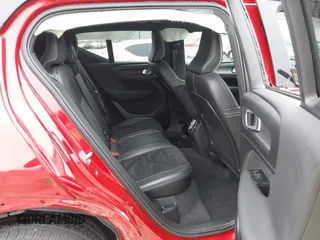 2021 Volvo XC40 with VIN YV4ED3UR7M2564563, listed as a IAAI auction lot 41578313 with 32,293 mi miles and . Bid and sale history available at carsss.com. Image 8.
