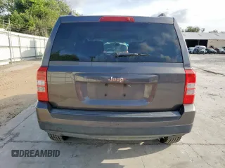 2015 Jeep Patriot Sport z VIN 1C4NJPBBXFD204557, wystawiony jako Copart lot #59544745 z przebiegiem 136 158 mil mil oraz Czysty tytuł • Clean title. Historia ofert i sprzedaży dostępna na DreamBid. Obrazek 6.