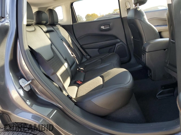2020 Jeep Compass Latitude with VIN 3C4NJDBB4LT255556, listed as a Copart auction lot 76440714 with 19,102 mi miles and Salvage Title. Bid and sale history available at DreamBid. Image 12.