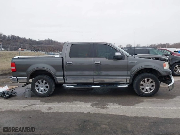 2007 Lincoln Mark LT with VIN 5LTPW16537FJ04475, listed as a IAAI auction lot 41549349 with NaN miles. Bid and sale history available at carsss.com. Image 13.