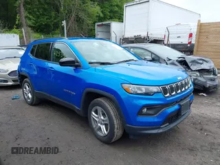 2024 Jeep Compass Latitude with VIN 3C4NJDBN9RT606397, listed as a IAAI auction lot 42533102 with 30,835 mi miles and . Bid and sale history available at DreamBid. Image 13.