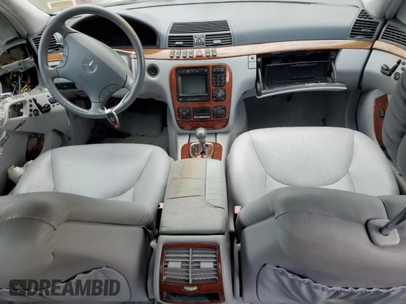 2000 Mercedes-Benz S 320/430/500 z VIN WDBNG70J5YA021272, wystawiony jako Copart lot #50447105 z przebiegiem Nie podano mil oraz Czysty tytuł • Clean title. Historia ofert i sprzedaży dostępna na DreamBid. Obrazek 8.