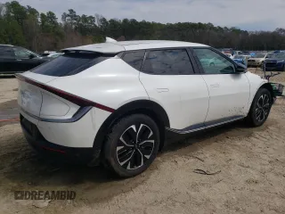 2024 Kia EV6 Wind with VIN KNDC34LA0R5198532, listed as a Copart auction lot 50887565 with 39,490 mi miles and Clean Title. Bid and sale history available at carsss.com. Image 3.
