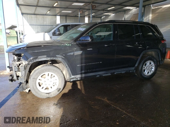 2024 Jeep Grand Cherokee Laredo with VIN 1C4RJHAG0RC700496, listed as a Copart auction lot 88449625 with 32,049 mi miles and Clean title. Bid and sale history available at DreamBid. Image 1.