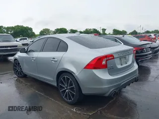 2017 Volvo S60 Dynamic with VIN YV126MFL8H2421443, listed as a IAAI auction lot 41913775 with 171,780 mi miles. Bid and sale history available at carsss.com. Image 13.