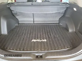 2023 Toyota RAV4 Hybrid LE z VIN 4T3LWRFV3PU096313, wystawiony jako IAAI lot #42841645 z przebiegiem 19 678 mil mil oraz . Historia ofert i sprzedaży dostępna na DreamBid. Obrazek 23.