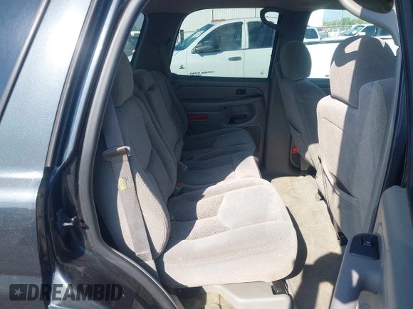 2004 Chevrolet Tahoe LS with VIN 1GNEC13V04R178784, listed as a IAAI auction lot 42013755 with 126,162 mi miles. Bid and sale history available at carsss.com. Image 8.