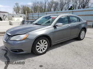 2013 Chrysler 200 Limited with VIN 1C3CCBCG1DN759729, listed as a Copart auction lot 52493595 with 184,353 mi miles and Salvage Title. Bid and sale history available at carsss.com. Image 1.