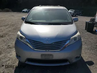 2016 Toyota Sienna XLE with VIN 5TDYK3DC0GS752355, listed as a Copart auction lot 61857925 with 146,949 mi miles and Salvage title. Bid and sale history available at DreamBid. Image 5.