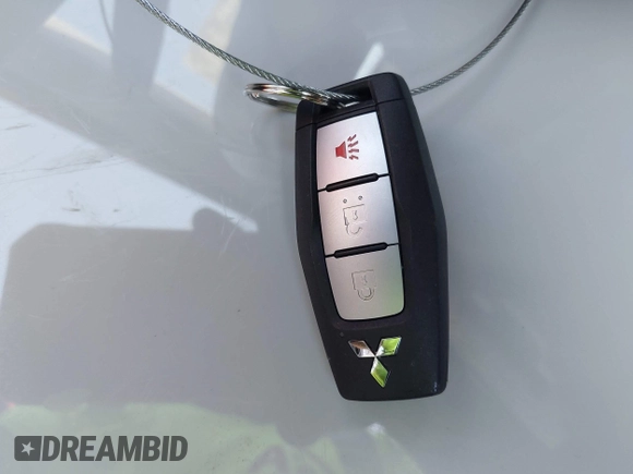 2024 Mitsubishi Outlander ES z VIN JA4J3UA85RZ034199, wystawiony jako IAAI lot #42000755 z przebiegiem 14 160 mil mil oraz . Historia ofert i sprzedaży dostępna na DreamBid. Obrazek 11.