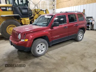2013 Jeep Patriot Sport z VIN 1C4NJRBB8DD279766, wystawiony jako Copart lot #61028115 z przebiegiem 130 573 mil mil oraz Czysty tytuł • Clean title. Historia ofert i sprzedaży dostępna na DreamBid. Obrazek 1.