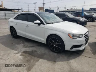 2015 Audi S3 Premium Plus z VIN WAUBFGFF5F1029280, wystawiony jako Copart lot #54443045 z przebiegiem 162 066 mil mil oraz Tytuł czysty. Historia ofert i sprzedaży dostępna na DreamBid. Obrazek 4.