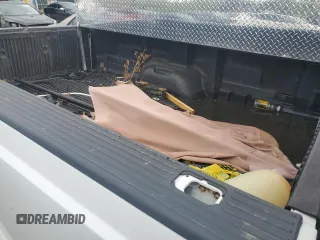 2015 Ford F-250 XLT z VIN 1FTBF2B60FEB66454, wystawiony jako Copart lot #55562555 z przebiegiem Nie podano mil oraz Szkoda całkowita • Salvage title. Historia ofert i sprzedaży dostępna na DreamBid. Obrazek 10.