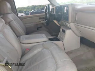 2002 Chevrolet Tahoe LS z VIN 1GNEC13ZX2R273935, wystawiony jako IAAI lot #42246472 z przebiegiem 205 995 mil mil oraz . Historia ofert i sprzedaży dostępna na DreamBid. Obrazek 5.