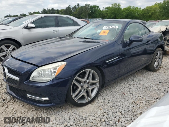2015 Mercedes-Benz SLK 250 z VIN WDDPK4HA6FF104744, wystawiony jako Copart lot #52951165 z przebiegiem 97 422 mil mil oraz Szkoda całkowita • Salvage title. Historia ofert i sprzedaży dostępna na DreamBid. Obrazek 1.