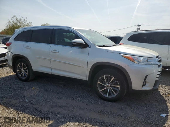 2019 Toyota Highlander SE z VIN 5TDJZRFH1KS629231, wystawiony jako Copart lot #54161975 z przebiegiem 218 689 mil mil oraz Szkoda całkowita • Salvage title. Historia ofert i sprzedaży dostępna na DreamBid. Obrazek 4.