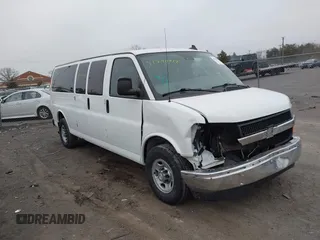 2020 Chevrolet Express Passenger LT z VIN 1GAZGPFG5L1159202, wystawiony jako IAAI lot #41790212 z przebiegiem 141 155 mil mil oraz . Historia ofert i sprzedaży dostępna na DreamBid. Obrazek 1.