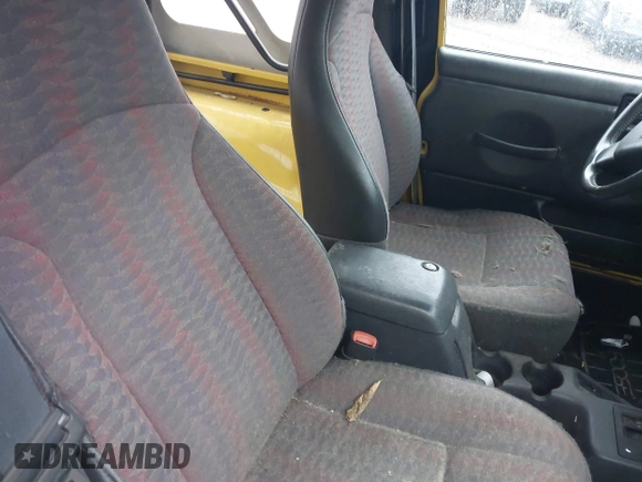 2000 Jeep Wrangler Sport with VIN 1J4FA49S4YP763414, listed as a IAAI auction lot 41478005 with 222,012 mi miles and . Bid and sale history available at DreamBid. Image 8.