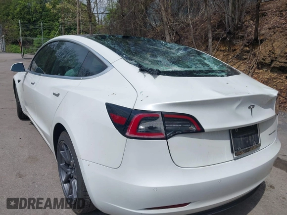 2020 Tesla Model 3 Long Range z VIN 5YJ3E1EB0LF712545, wystawiony jako IAAI lot #42198461 z przebiegiem 22 322 mil mil oraz . Historia ofert i sprzedaży dostępna na DreamBid. Obrazek 19.
