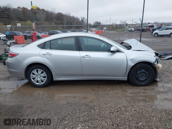 2011 Mazda Mazda6 i Sport with VIN 1YVHZ8BH3B5M01777, listed as a IAAI auction lot 40861511 with 196,492 mi miles. Bid and sale history available at carsss.com. Image 13.