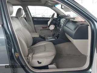 2006 Chrysler 300 C with VIN 2C3KA63H66H318725, listed as a IAAI auction lot 41629398 with 157,367 mi miles. Bid and sale history available at carsss.com. Image 5.