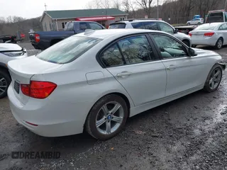 2014 BMW 3 Series 320i xDrive с VIN WBA3C3G58ENS68194, выставлен на аукционе IAAI как лот 41732422 с пробегом 103 206 миль миль и . История ставок и продаж доступна на DreamBid. Изображение 4.