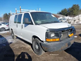 2009 Chevrolet Express Cargo Van with VIN 1GCGG25C691128016, listed as a IAAI auction lot 41682969 with 463,108 mi miles. Bid and sale history available at carsss.com. Image 1.