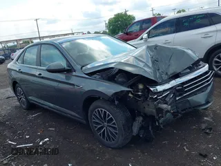 2019 Volkswagen Jetta SEL с VIN 3VWE57BU0KM120555, выставлен на аукционе IAAI как лот 42663572 с пробегом 50 895 миль миль и . История ставок и продаж доступна на DreamBid. Изображение 1.