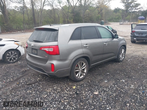 2014 Kia Sorento SX with VIN 5XYKW4A75EG440789, listed as a IAAI auction lot 41937425 with 103,104 mi miles. Bid and sale history available at carsss.com. Image 4.