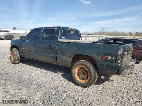 2002 Chevrolet Silverado 1500HD LT with VIN 1GCGK13U82F196203, listed as a Copart auction lot 48412945 with 308,132 mi miles and Salvage Title. Bid and sale history available at carsss.com. Image 2.