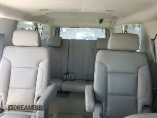 2017 Chevrolet Suburban Premier с VIN 1GNSCJKC6HR384877, выставлен на аукционе Copart как лот 58980085 с пробегом 85 231 миль миль и Списание • Salvage title. История ставок и продаж доступна на DreamBid. Изображение 10.