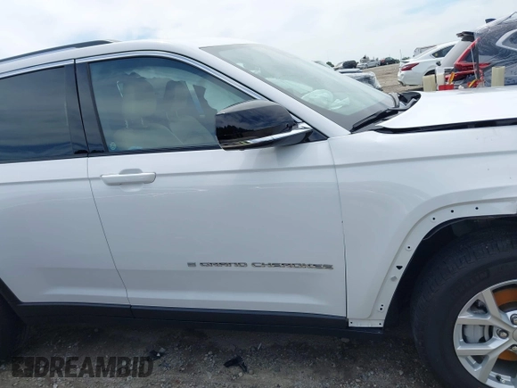 2023 Jeep Grand Cherokee Limited z VIN 1C4RJHBG3PC625434, wystawiony jako IAAI lot #42295033 z przebiegiem 27 084 mil mil oraz . Historia ofert i sprzedaży dostępna na DreamBid. Obrazek 13.