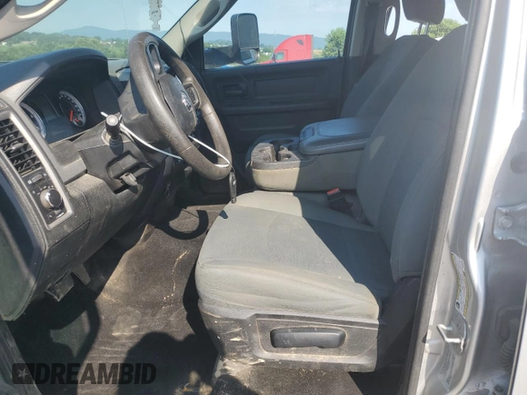 2015 Ram 2500 Tradesman z VIN 3C6UR5HLXFG655913, wystawiony jako Copart lot #63275035 z przebiegiem 159 508 mil mil oraz Szkoda całkowita • Salvage title. Historia ofert i sprzedaży dostępna na DreamBid. Obrazek 7.