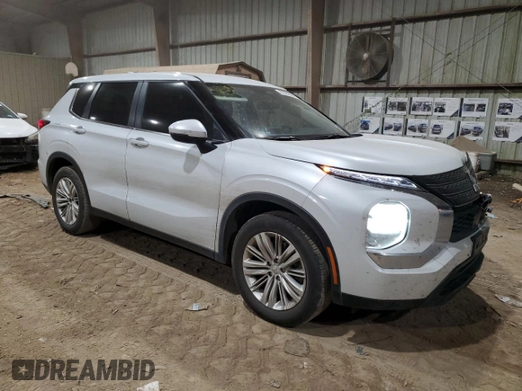 2023 Mitsubishi Outlander ES z VIN JA4J3TA82PZ009848, wystawiony jako Copart lot #82392604 z przebiegiem 52 123 mil mil oraz Szkoda całkowita • Salvage title. Historia ofert i sprzedaży dostępna na DreamBid. Obrazek 4.