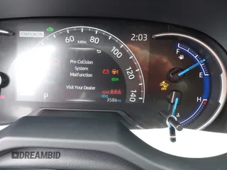 2025 Toyota RAV4 Hybrid XLE Premium z VIN JTMB6RFV5SD157761, wystawiony jako IAAI lot #42261188 z przebiegiem 3 586 mil mil oraz . Historia ofert i sprzedaży dostępna na DreamBid. Obrazek 16.