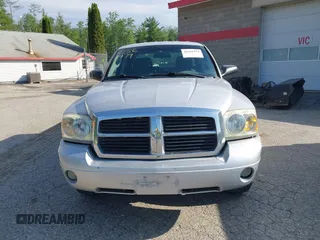 2006 Dodge Dakota SLT with VIN 1D7HW48N56S503261, listed as a IAAI auction lot 42562979 with 200,676 mi miles and . Bid and sale history available at DreamBid. Image 12.