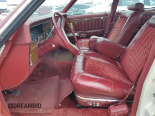 1977 Mercury Grand Marquis z VIN 7Z60A610691, wystawiony jako Copart lot #64587354 z przebiegiem 20 203 mil mil oraz Tytuł czysty. Historia ofert i sprzedaży dostępna na DreamBid. Obrazek 7.