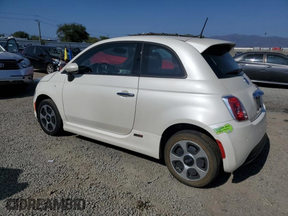 2017 FIAT 500e z VIN 3C3CFFGE5HT515272, wystawiony jako Copart lot #58271005 z przebiegiem 47 663 mil mil oraz Czysty tytuł • Clean title. Historia ofert i sprzedaży dostępna na DreamBid. Obrazek 2.