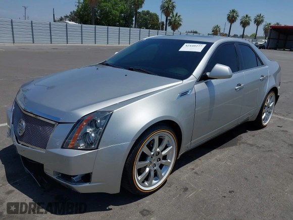 2008 Cadillac CTS RWD z VIN 1G6DV57V880153063, wystawiony jako IAAI lot #42440277 z przebiegiem 158 312 mil mil oraz . Historia ofert i sprzedaży dostępna na DreamBid. Obrazek 2.