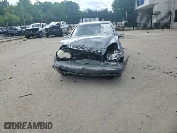 2004 Mercedes-Benz C 240 с VIN WDBRF61J54F547525, выставлен на аукционе Copart как лот 56064115 с пробегом Не указан миль и Списание • Salvage title. История ставок и продаж доступна на DreamBid. Изображение 13.