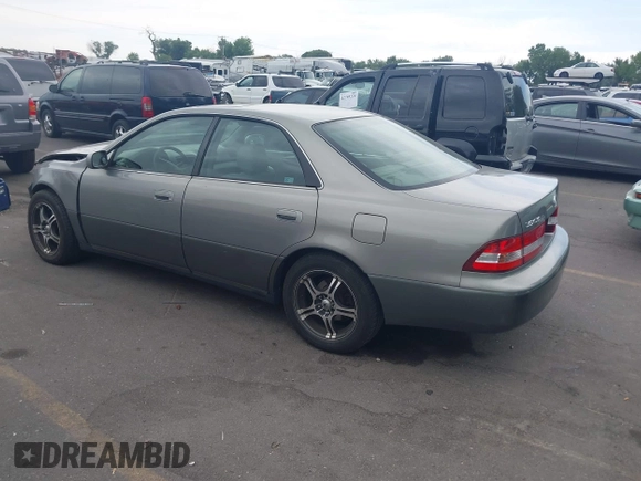 2001 Lexus ES 300 with VIN JT8BF28G310305464, listed as a IAAI auction lot 42767955 with 144,281 mi miles and . Bid and sale history available at DreamBid. Image 3.