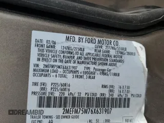 2006 Mercury Grand Marquis LS Premium z VIN 2MEFM75W76X631907, wystawiony jako Copart lot #53252485 z przebiegiem 264 074 mil mil oraz Czysty tytuł • Clean title. Historia ofert i sprzedaży dostępna na DreamBid. Obrazek 12.