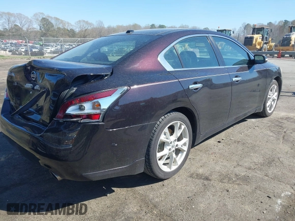 2013 Nissan Maxima S z VIN 1N4AA5AP8DC810075, wystawiony jako IAAI lot #41903613 z przebiegiem 152 091 mil mil oraz . Historia ofert i sprzedaży dostępna na DreamBid. Obrazek 4.