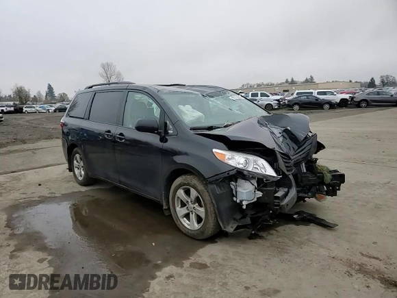 2017 Toyota Sienna LE Auto Access Seat with VIN 5TDKZ3DCXHS787133, listed as a Copart auction lot 88275855 with 41,585 mi miles and Salvage Title. Bid and sale history available at carsss.com. Image 10.