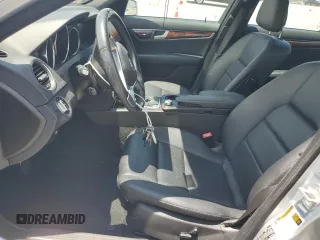 2014 Mercedes-Benz C 250 Sport с VIN WDDGF4HB8EA960846, выставлен на аукционе Copart как лот 63488435 с пробегом 73 404 миль миль и Списание • Salvage title. История ставок и продаж доступна на DreamBid. Изображение 7.