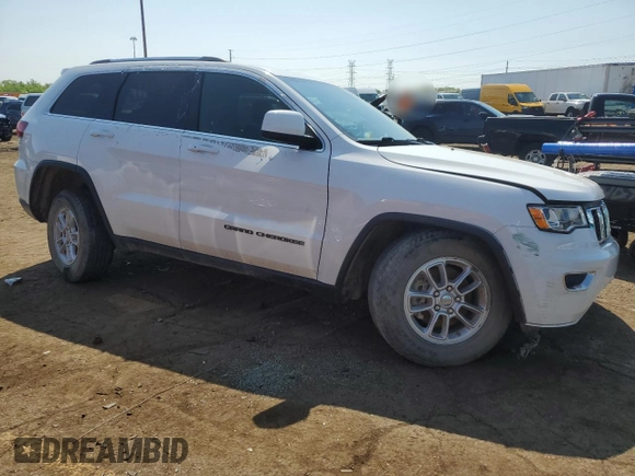 2020 Jeep Grand Cherokee Laredo E z VIN 1C4RJFAGXLC327107, wystawiony jako Copart lot #57259795 z przebiegiem 27 217 mil mil oraz Szkoda całkowita • Salvage title. Historia ofert i sprzedaży dostępna na DreamBid. Obrazek 4.