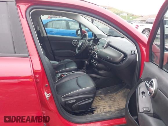 2018 FIAT 500X Trekking z VIN ZFBCFYCB6JP690033, wystawiony jako IAAI lot #41966797 z przebiegiem 129 236 mil mil oraz . Historia ofert i sprzedaży dostępna na DreamBid. Obrazek 5.